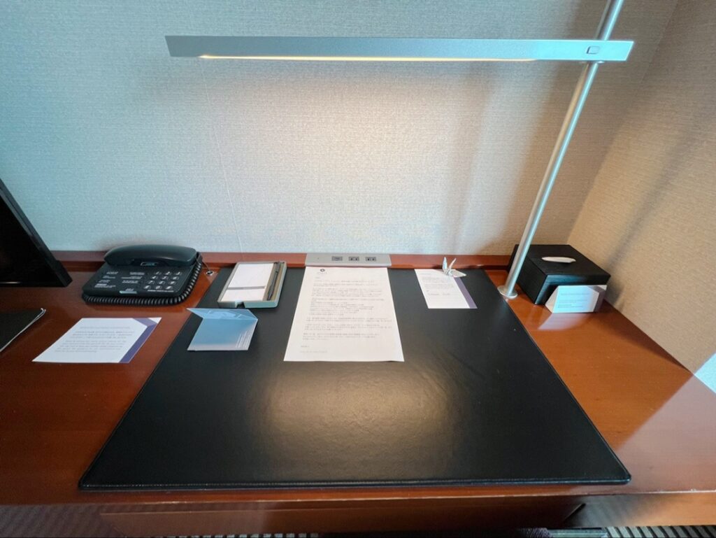 ハイアットリージェンシー東京_ビューデラックスルーム_デスク
