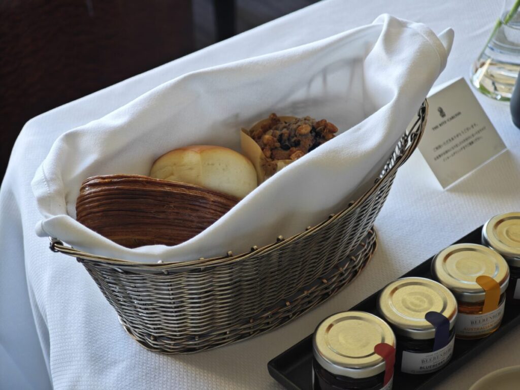 リッツカールトン東京_朝食_インルームダイニング