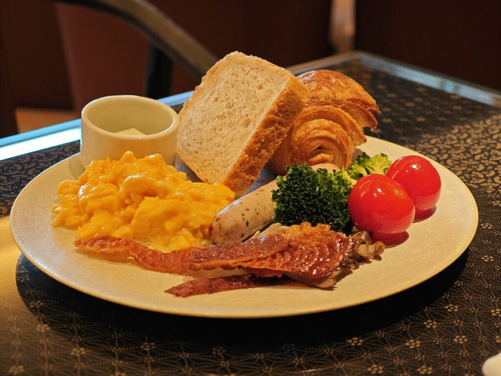 ハイアットリージェンシー東京_リージェンシークラブラウンジ_リニューアル後_カクテルタイム