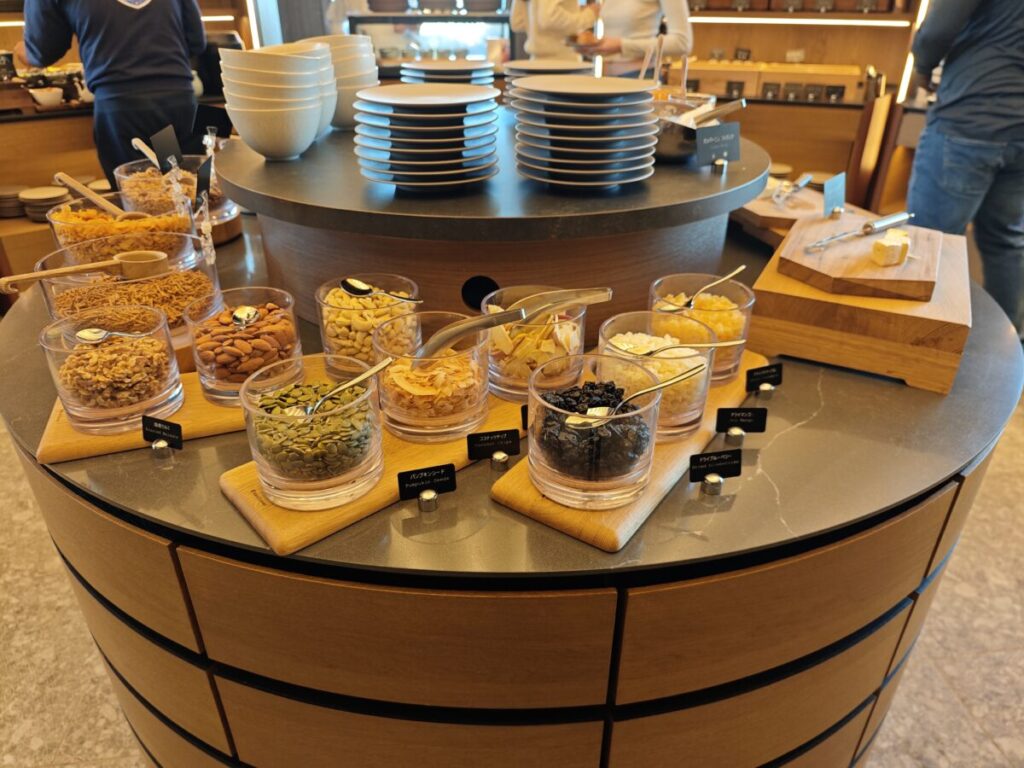 ハイアットリージェンシー東京_リージェンシークラブラウンジ_リニューアル後_カクテルタイム