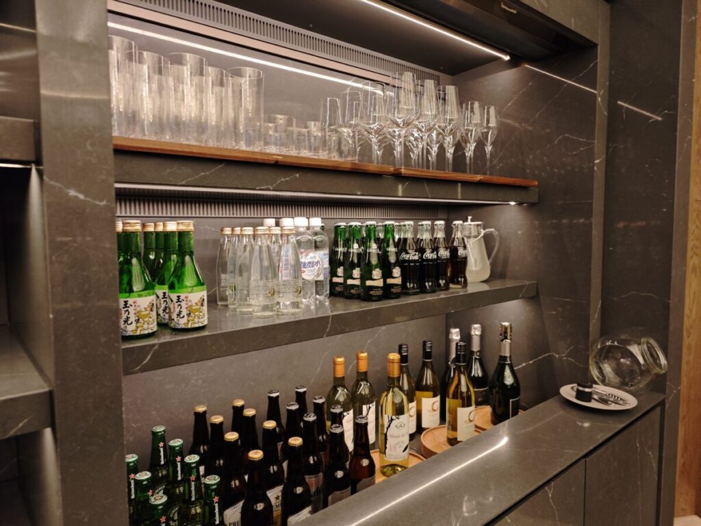 ハイアットリージェンシー東京_リージェンシークラブラウンジ_リニューアル後_カクテルタイム