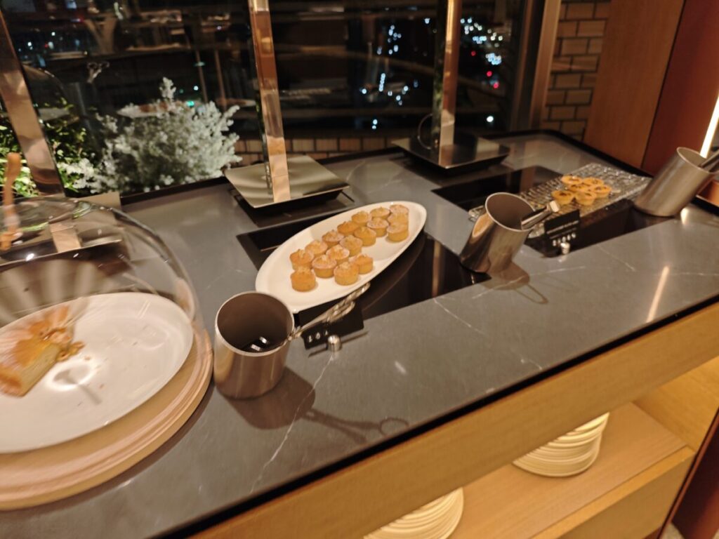 ハイアットリージェンシー東京_リージェンシークラブラウンジ_リニューアル後_カクテルタイム